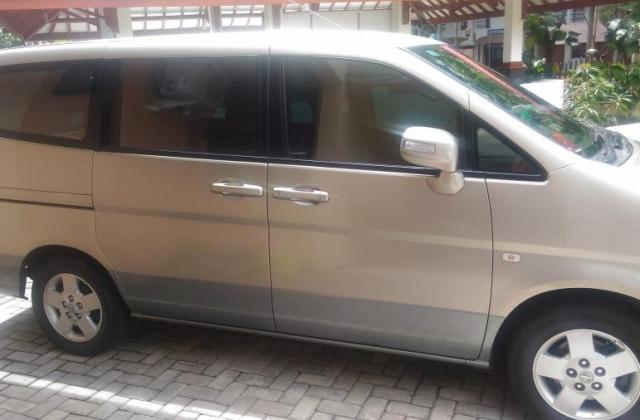 Mobil Nissan Serena Bekas Malang 