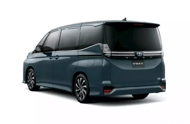 Adu Irit Mobil Mpv
