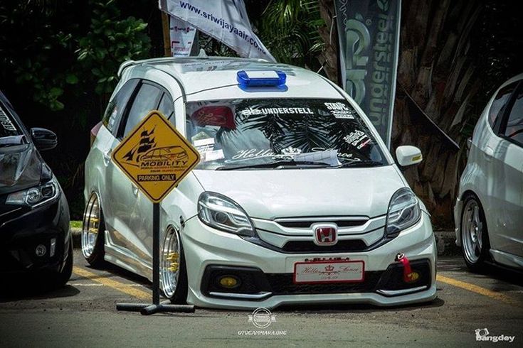 Modif Mobil Putih
