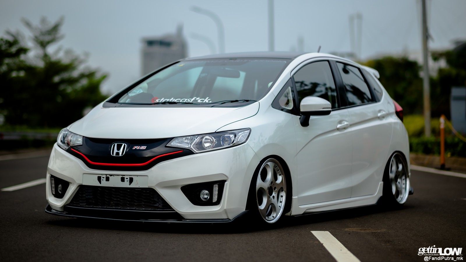 Honda Jazz Modif Hellaflush 