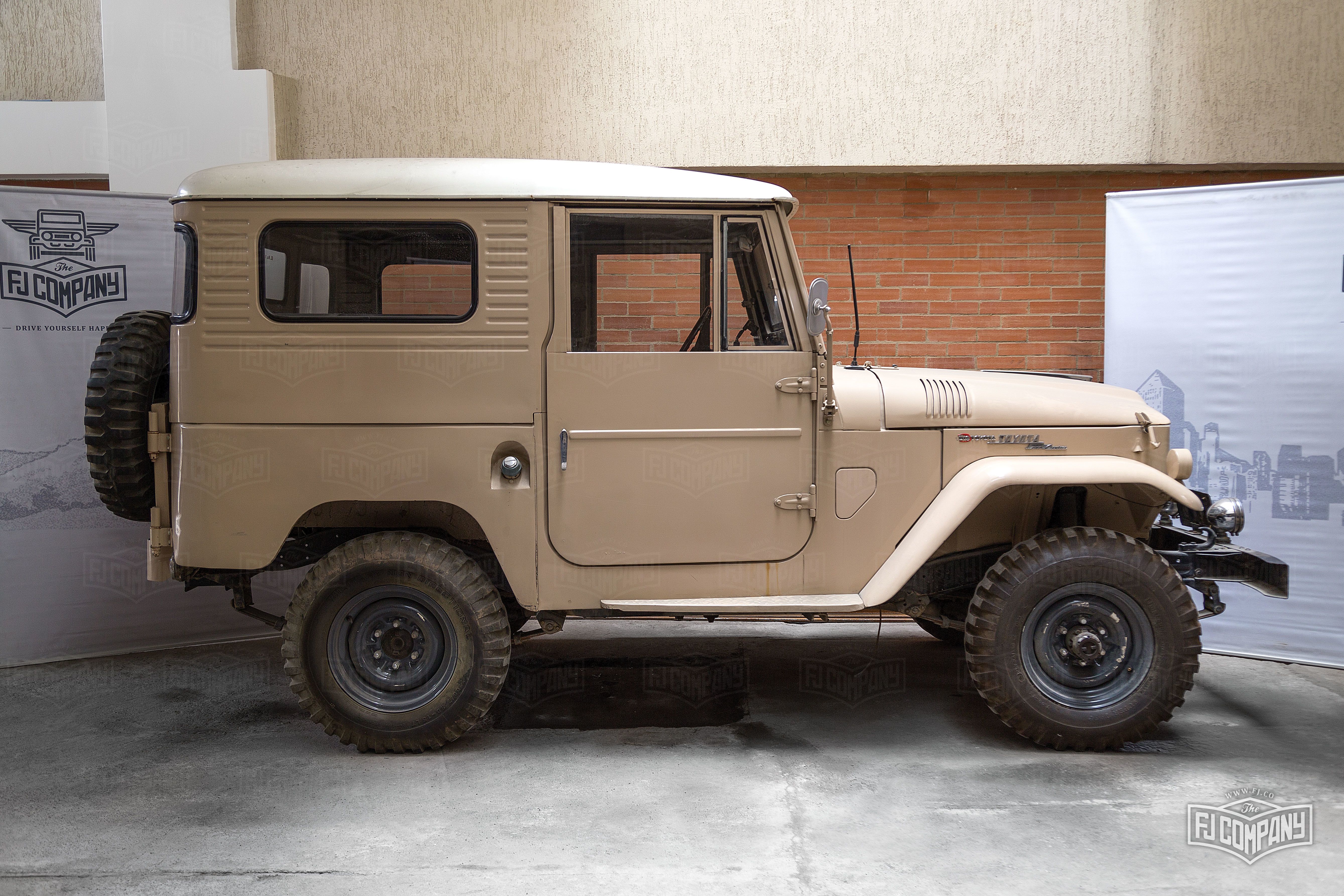 Toyota Land Cruiser Lawas
