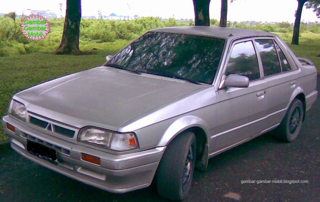 Modifikasi Mobil Sedan Mazda 323
