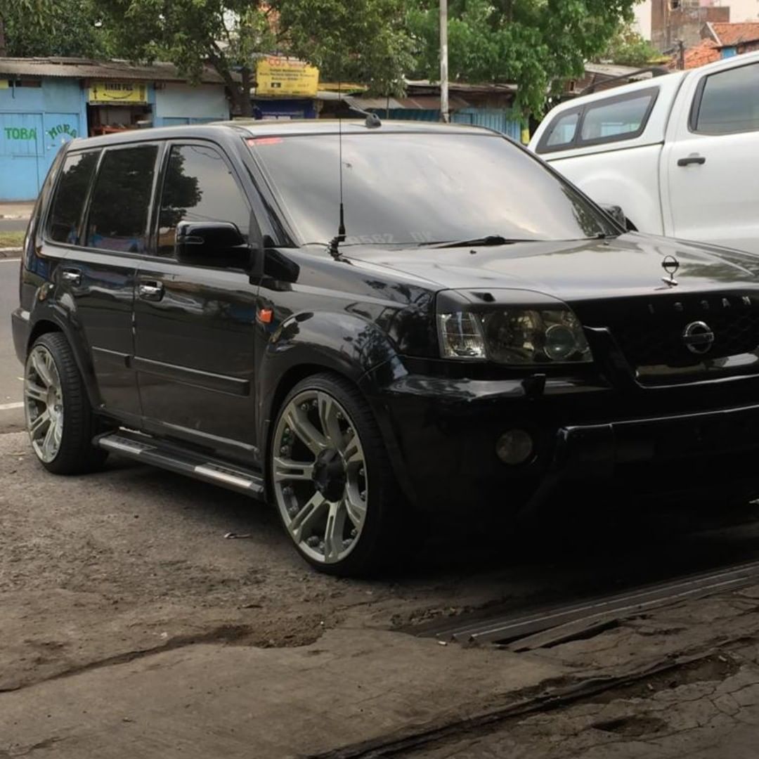 Modifikasi Nissan X Trail 2010 