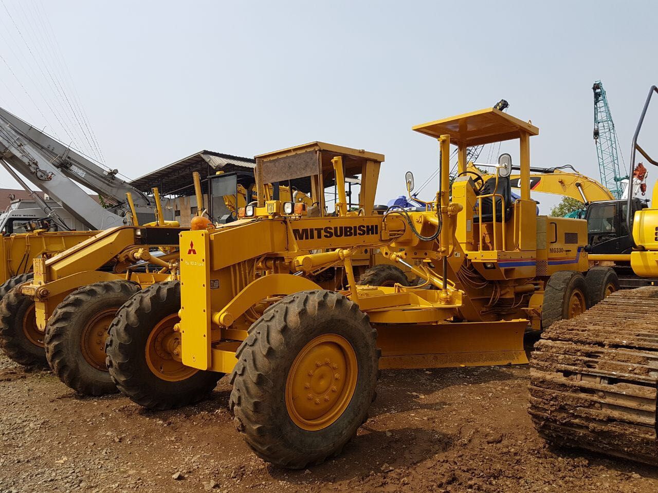 Kapasitas Motor Grader Mitsubishi Mg330
