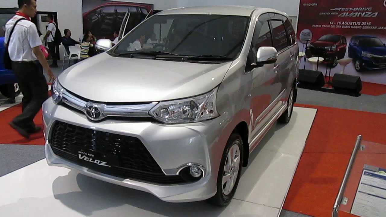 Toyota Veloz Silver
