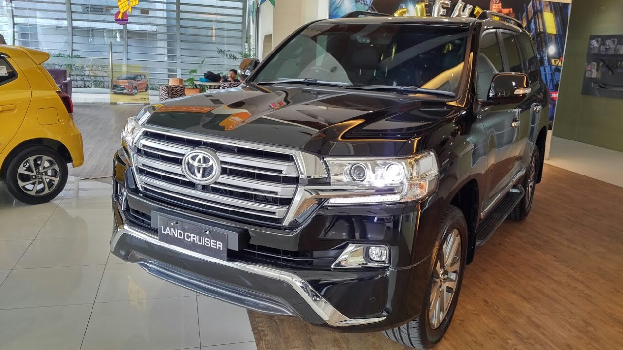 Toyota Land Cruiser Tahun 2015
