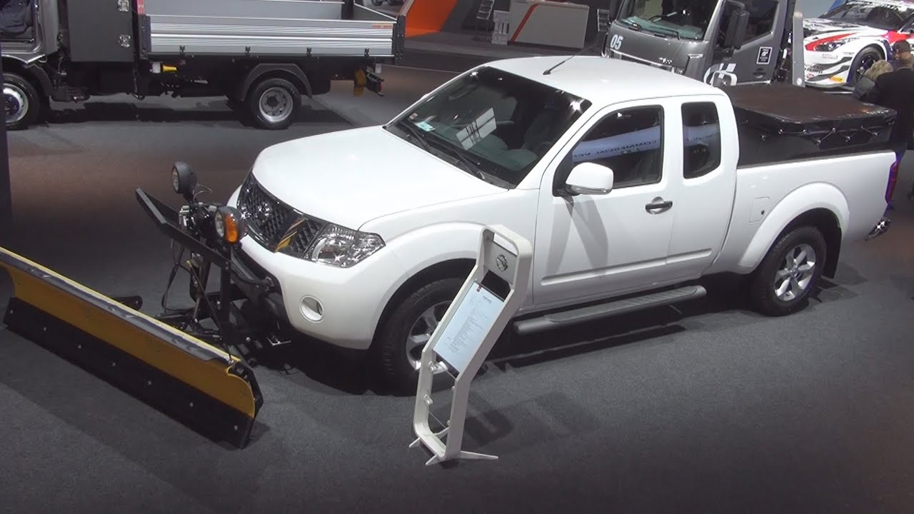 Interior Mobil Nissan Navara 