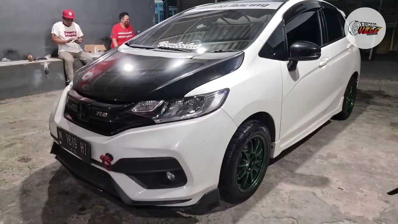 Modifikasi Honda Jazz 2016 Hitam 