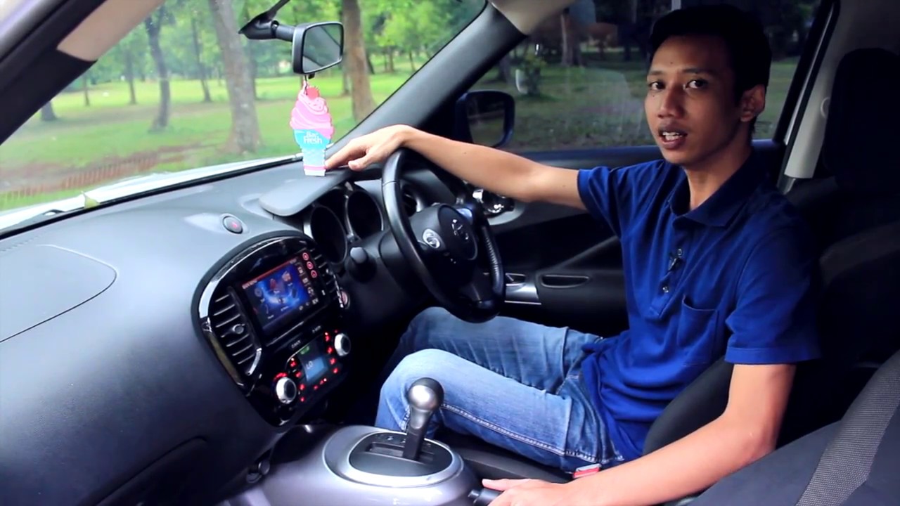 Interior Mobil Nissan Juke 2015 