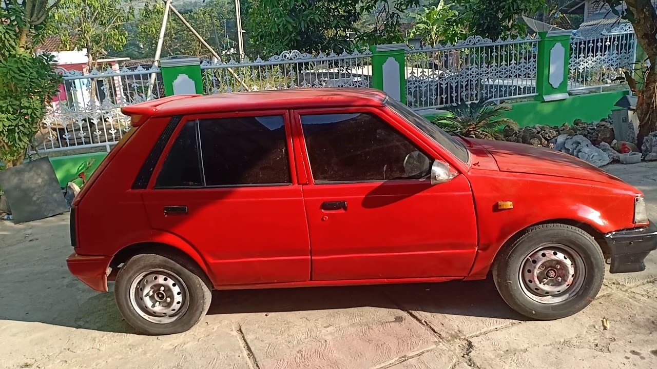 Mobil Daihatsu Charade Modifikasi Warna Merah 