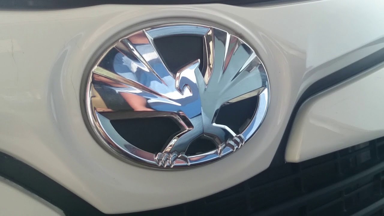 Cara Mengganti Emblem Toyota Calya
