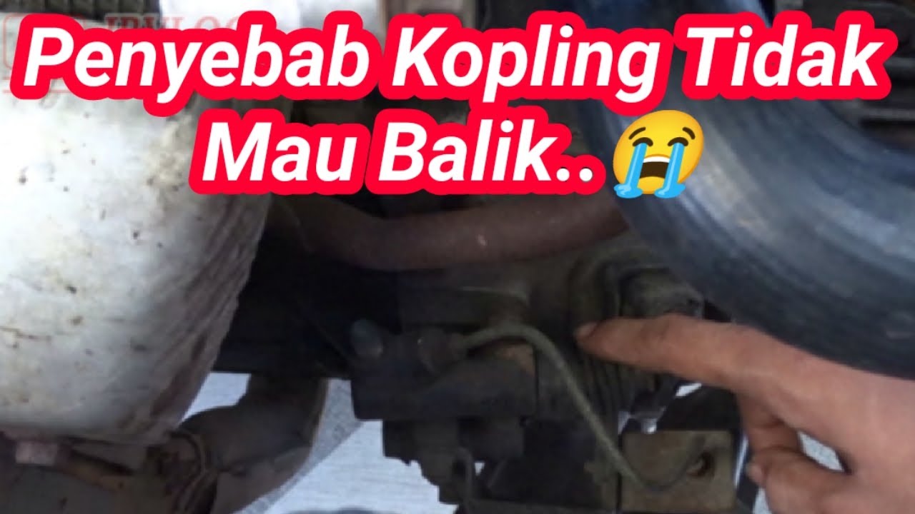 Kopling Mobil Diinjak Bunyi
