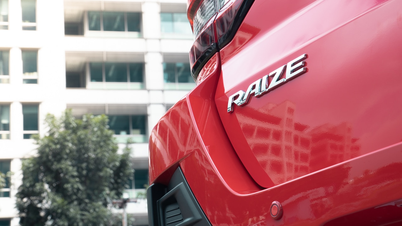 Toyota Raize Pink
