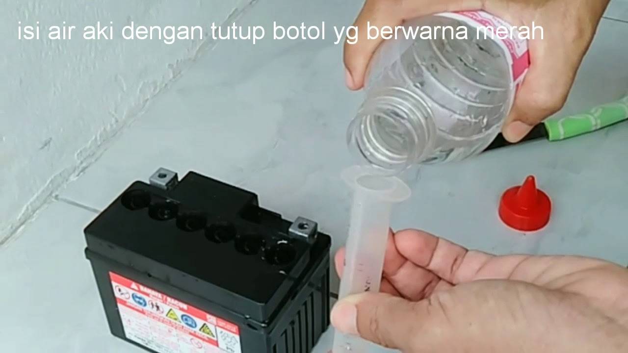 Memperbaiki Aki Mobil Basah Yang Mati Dan Soak
