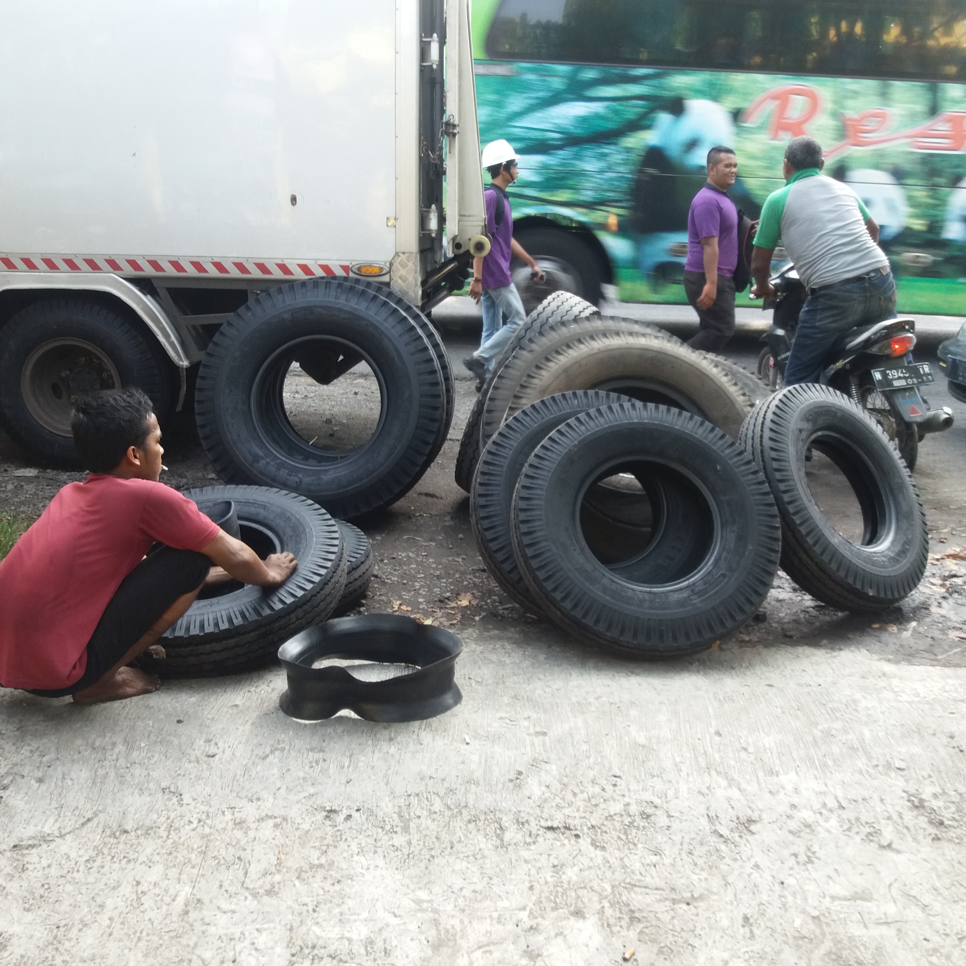 Harga Mobil Bekas Nissan Terrano Malang 