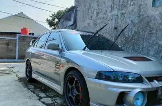 Modifikasi Lancer Evo 4