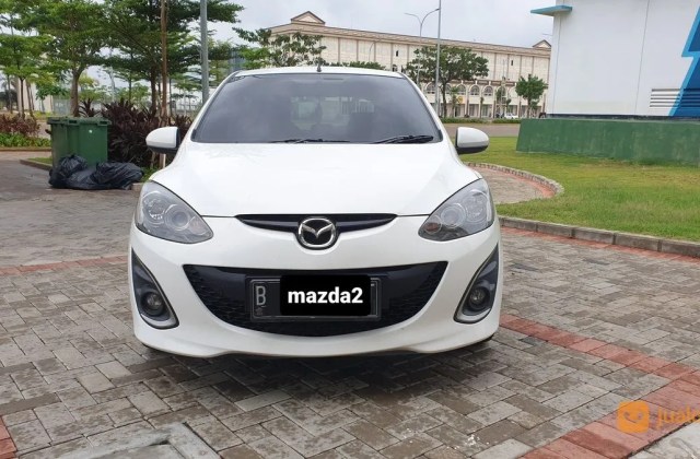 Jual Mobil Second Mazda 2
