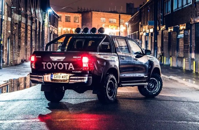 Toyota Hilux Double Cabin Modifikasi
