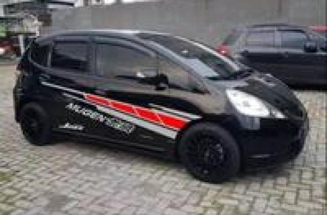 Modifikasi Striping Honda Jazz Hitam 