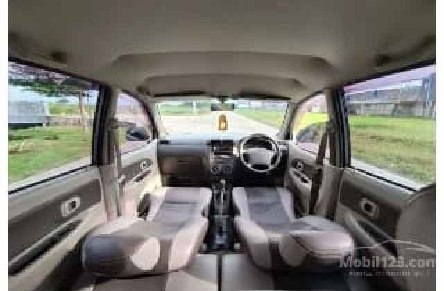 Interior Daihatsu Xenia Deluxe 2010 