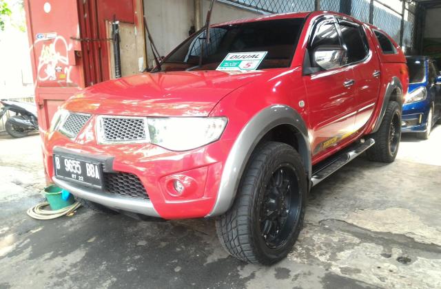 Harga Mobil Mitsubishi Strada Triton Double Cabin Bekas
