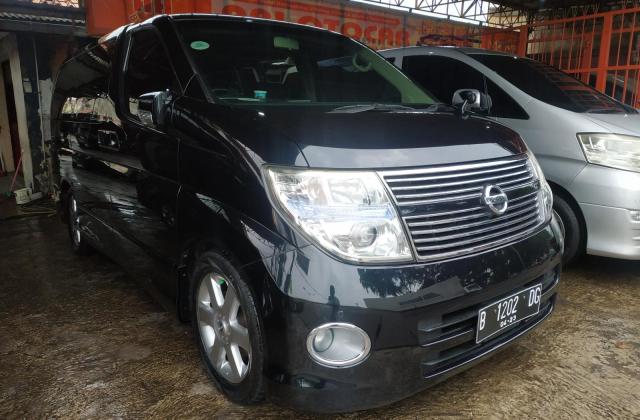 Mobil Bekas Dijual Nissan Elgrand 