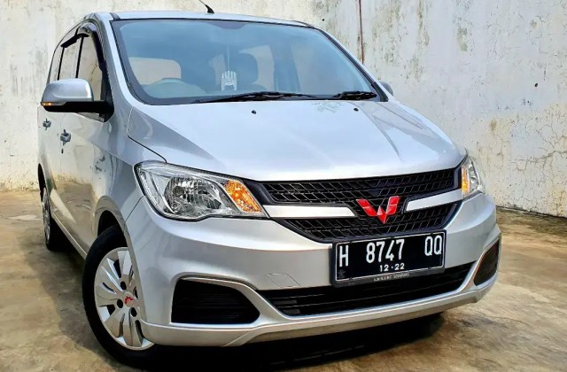 Mobil Wuling Second
