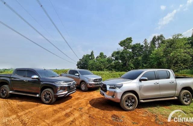 Toyota Hilux Atau Mitsubishi Triton
