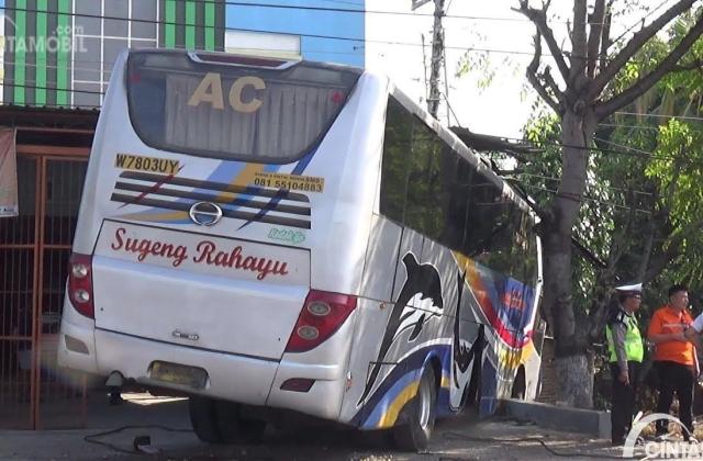 Cara Buang Angin Rem Mobil Futura
