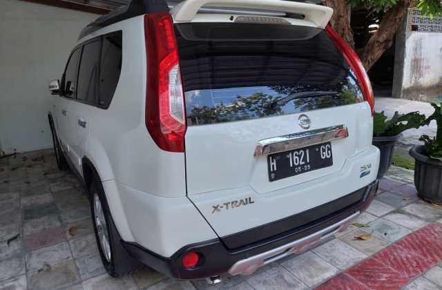 Mobil Nissan Xtrail 2012 