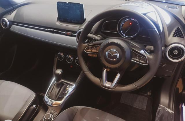 Mobil Mazda Interior
