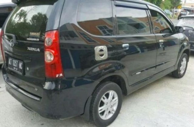 Harga Daihatsu Xenia Matic 2011 