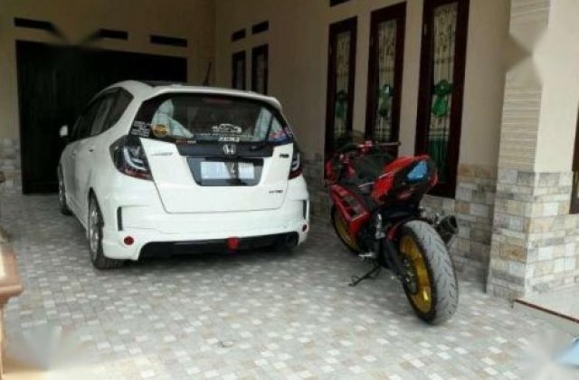 Modifikasi Mobil Jazz Rs
