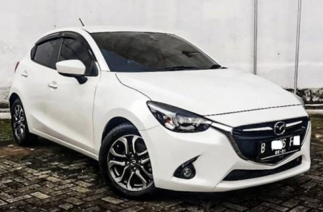 Harga Mobil Second Mazda 2
