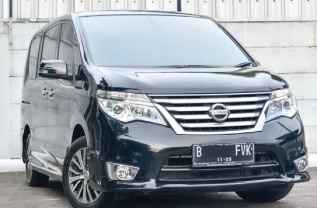 Jual Mobil Nissan Serena Bekas 