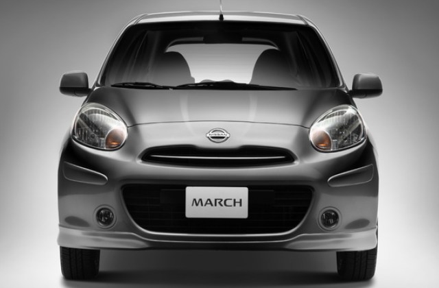 Wallpaper Mobil Nissan March 