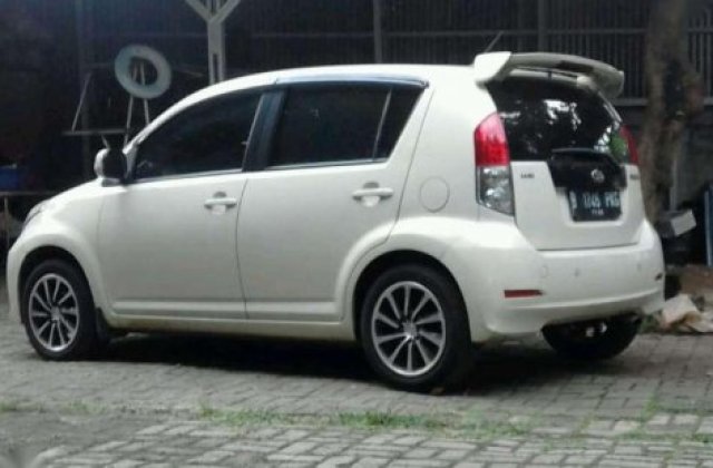 Harga Daihatsu Sirion Tahun 2010 