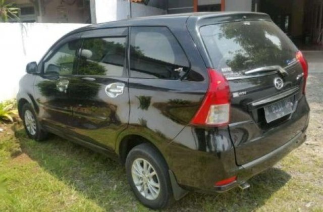 Spesifikasi Daihatsu Xenia R Deluxe 2014 