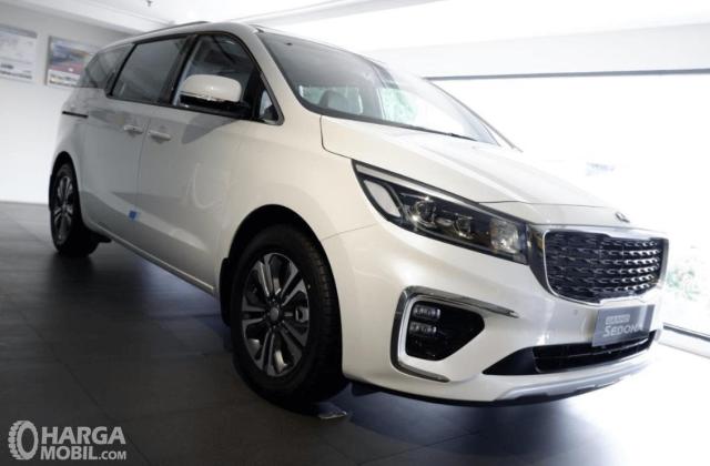 Ukuran Mobil Kia Carnival
