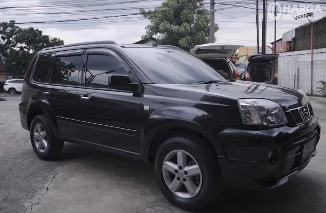 Mobil Nissan X Trail 2004 