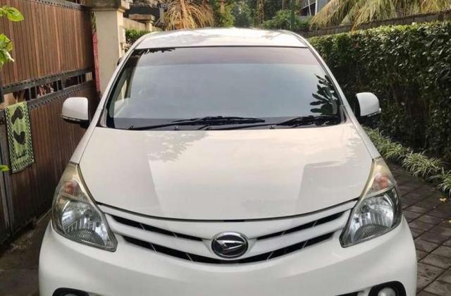 Harga Daihatsu Xenia Deluxe 2013 