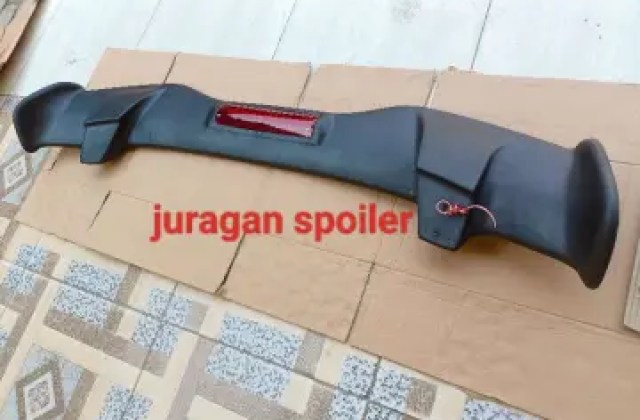 Spoiler Daihatsu Charade
