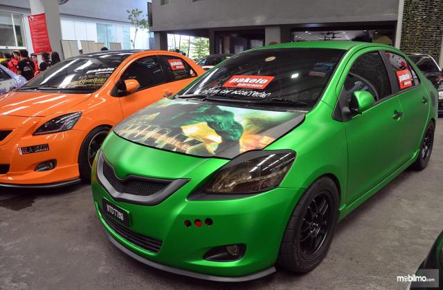 Modifikasi Mobil Warna Hijau
