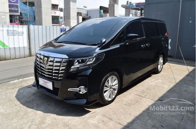 Toyota Alphard Warna Hitam
