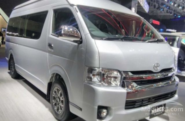 Toyota Hiace Luxury Bekas
