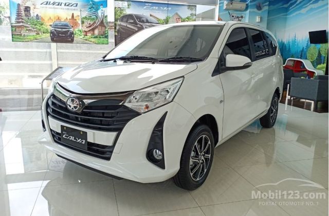 Toyota Calya Warna Putih
