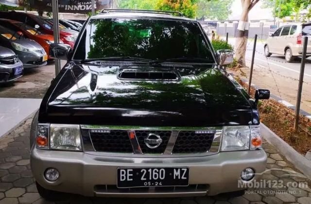 Jual Mobil Nissan Terrano 