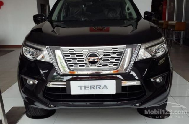 Jual Mobil Nissan Terra 