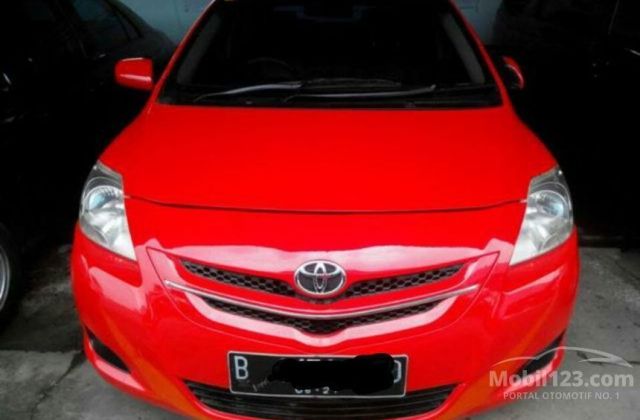 Toyota Vios Merah
