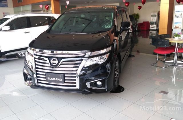 Jual Beli Mobil Nissan Elgrand 